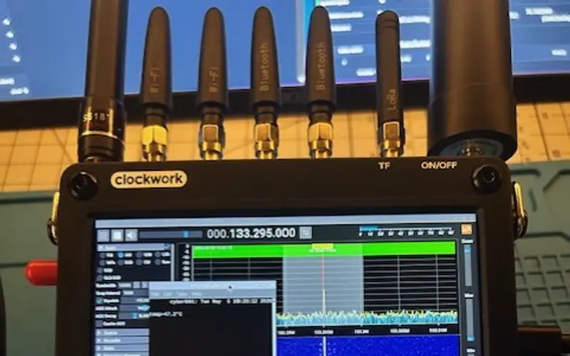 Preview image from ClockworkPi forum for “Clip-on magnetic phone cooler on the back shell”