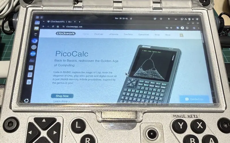 Preview image from ClockworkPi forum for “Hinged magnetic screen cover (copperblue / bored99)”