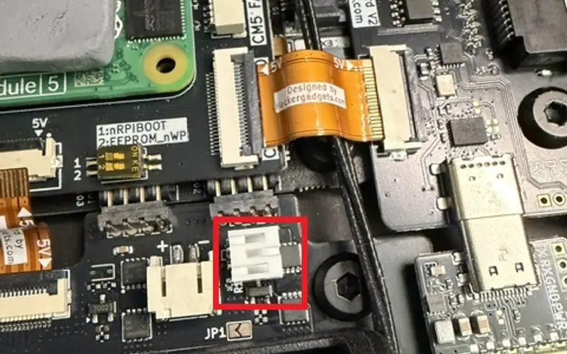 Preview image from ClockworkPi forum for “Toggle power button in the bottom of the case (R14 + J6)”